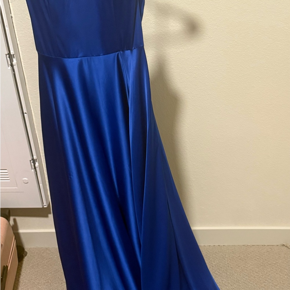 Elegant Blue Evening Gown